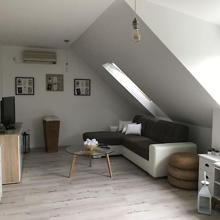 סגד Arany Apartman מראה חיצוני תמונה